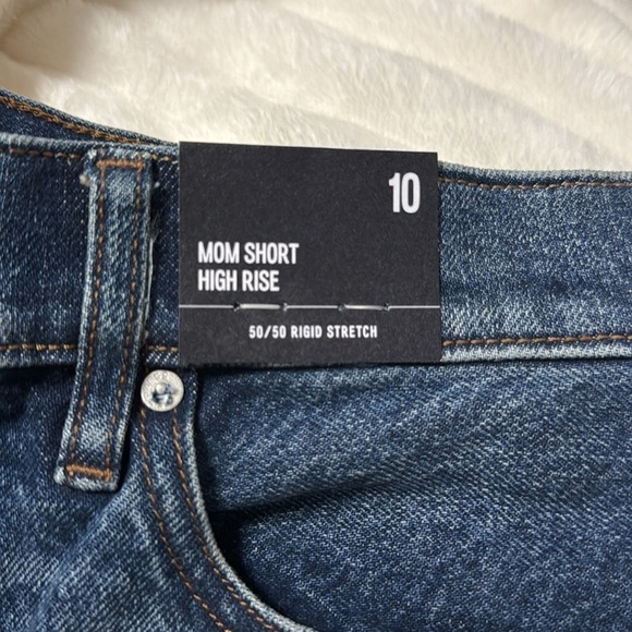 Express High Rise Mom Short - Picture 3 of 6